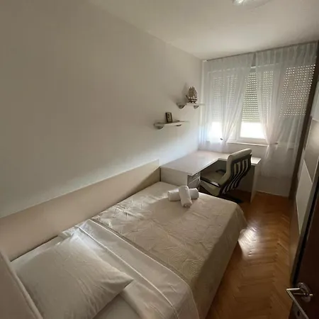 Flow Apartment *